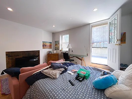 Rented by Compass | media 14