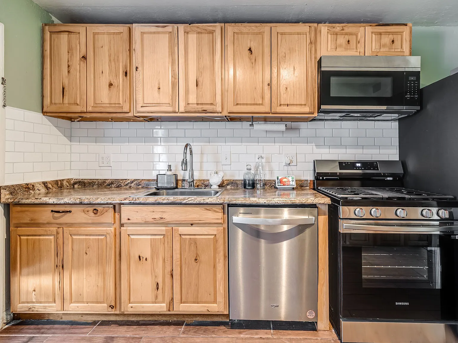 2 bed, 676 sqft, $1,200 — Photo 2