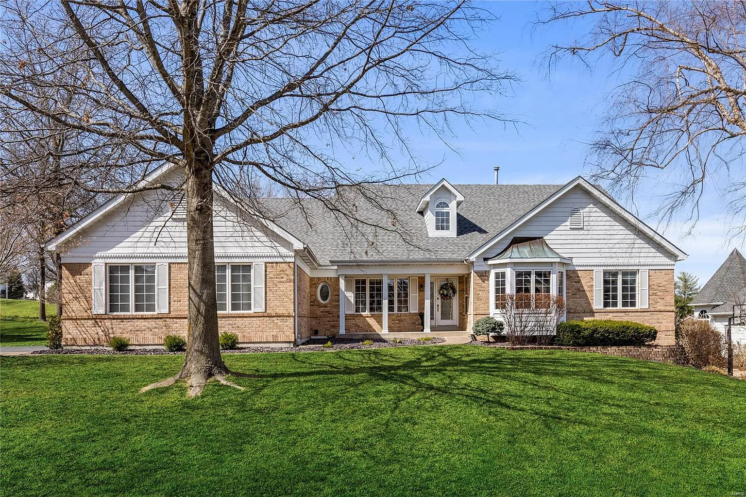 567 Malinmor Dr photo 1
