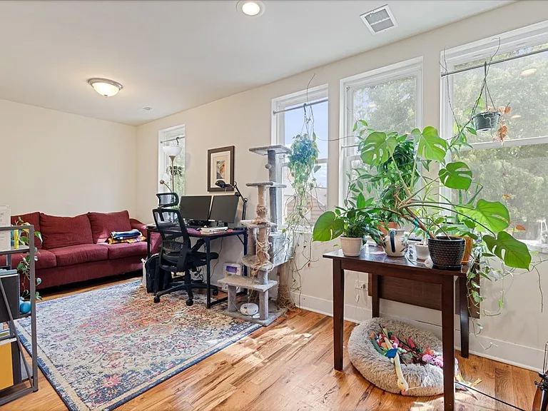 1640 N Talman Ave #2 — Photo 5
