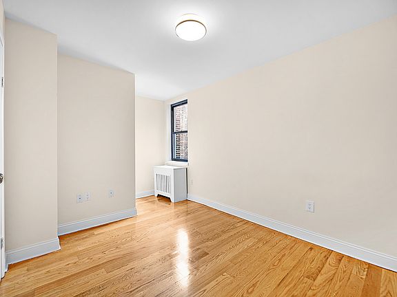 5th image of 3755 77th St APT 6F