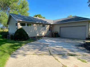 439 High St, Emmons, MN 56029