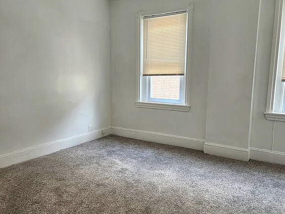4th image of 911 Saville Ave #2
