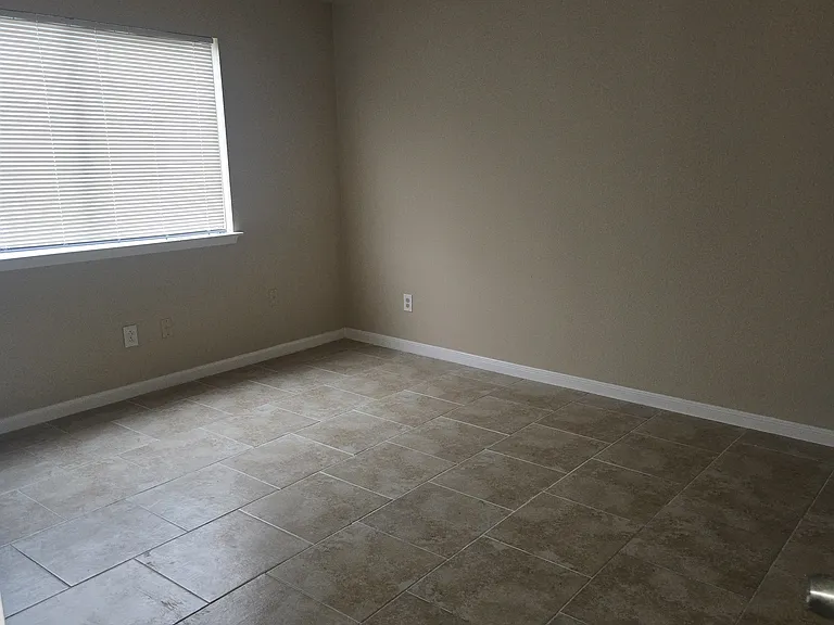 2475 Falls Church Dr — Photo 5