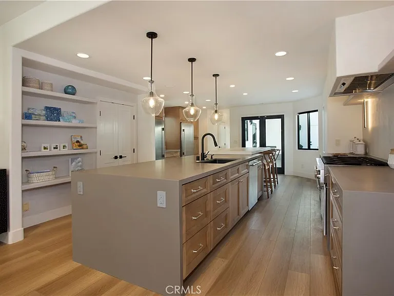 203 21st St — Photo 10