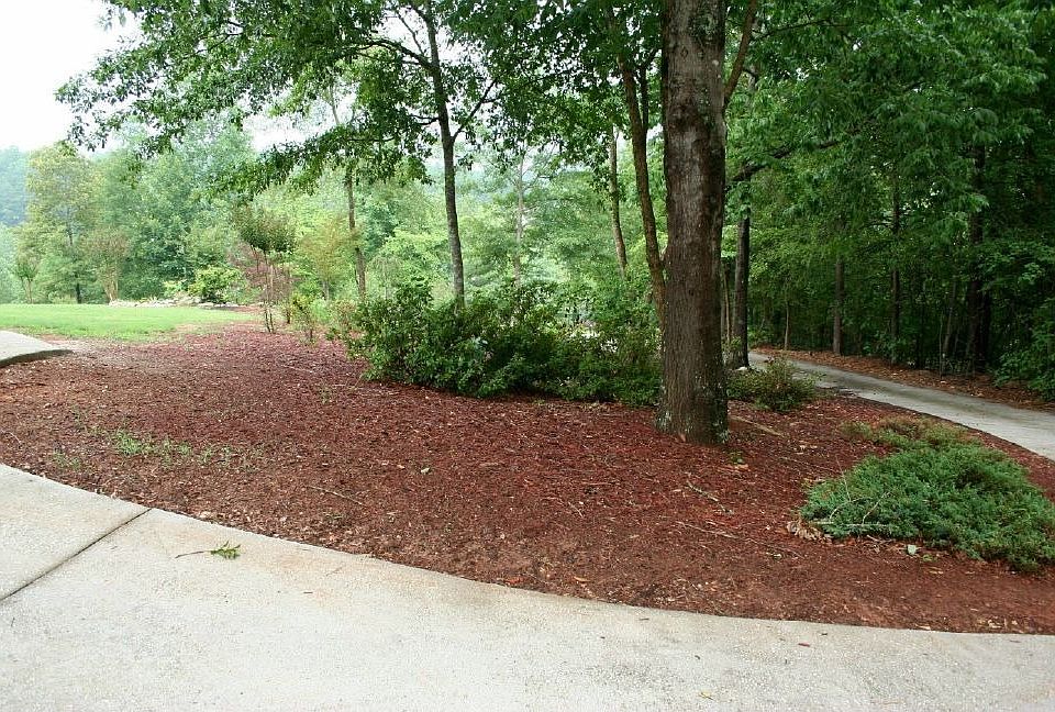1st image of 2416 Meredith Dr