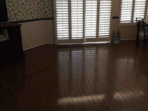 2nd image of 19609 Rolling Green Dr