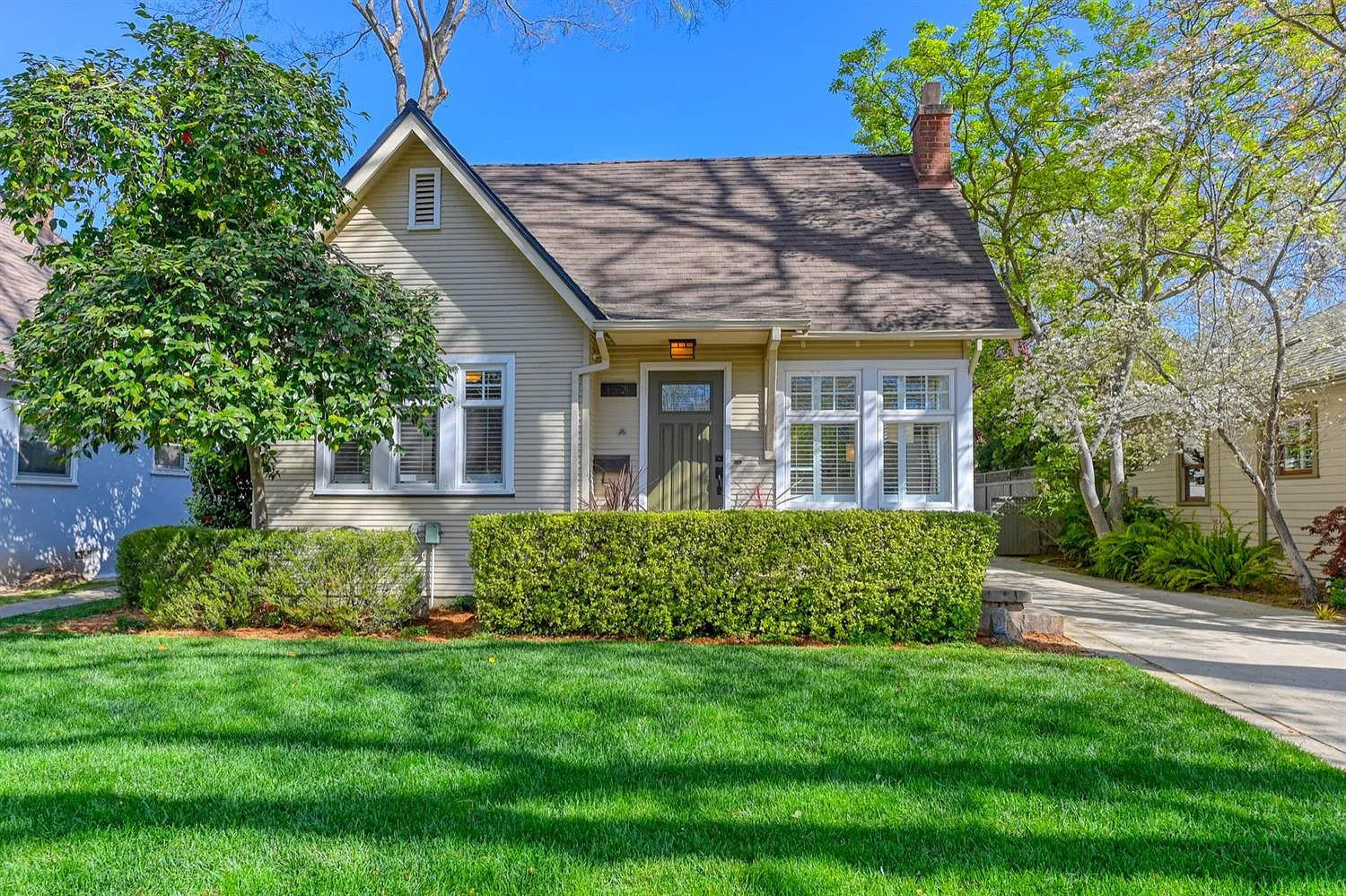 2525 8th Ave photo 1