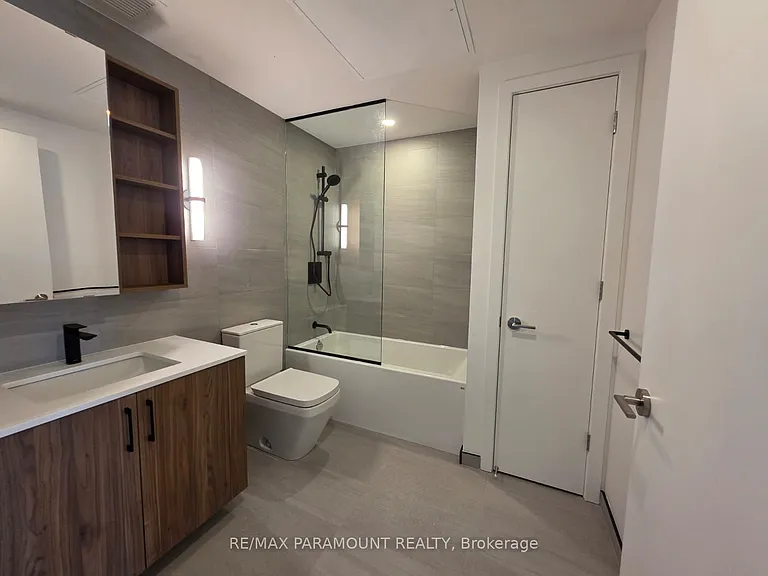 689 The Queensway #418 — Photo 14