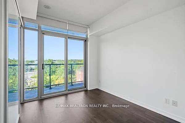 105 The Queensway #504 — Photo 18