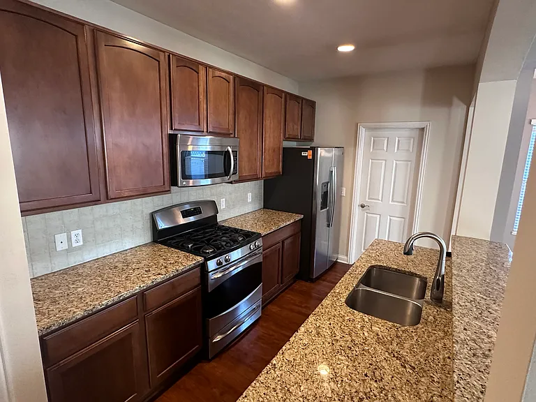 6010 Trumhall Ave — Photo 9