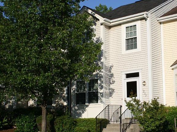 3rd image of 1233 Martha Greenleaf Dr