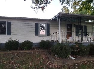 1260 Nursery Rd, Charleston, IL 61920