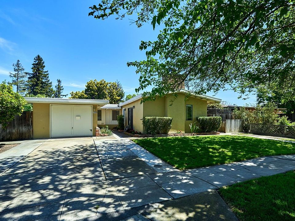 2nd image of 1088 Candlewood Ave