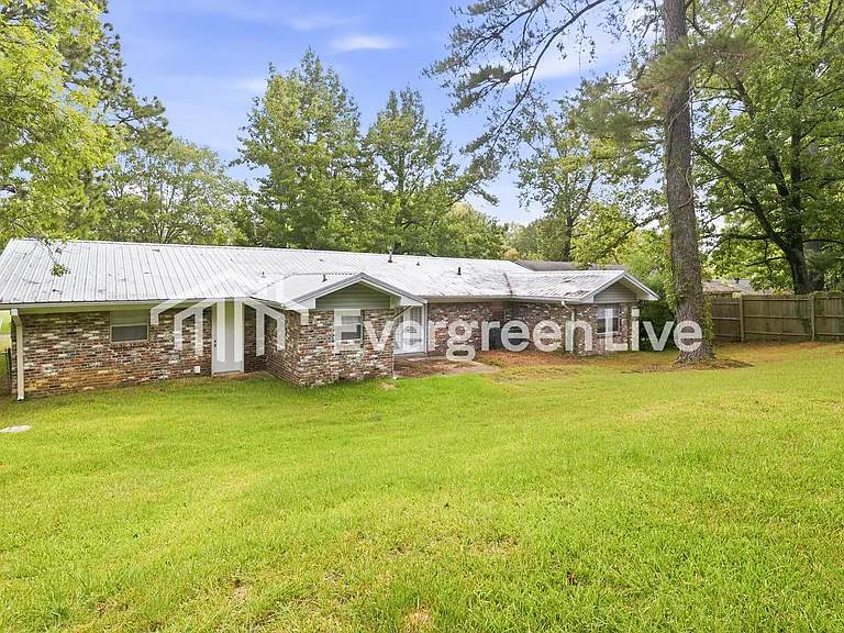 2839 Fallbrook Dr — Photo 15