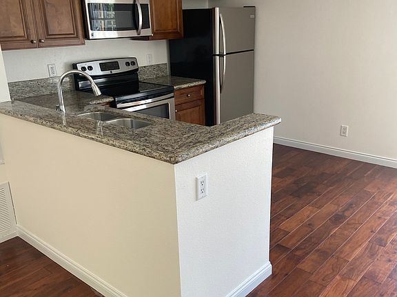 3rd image of 1090 University Ave #225