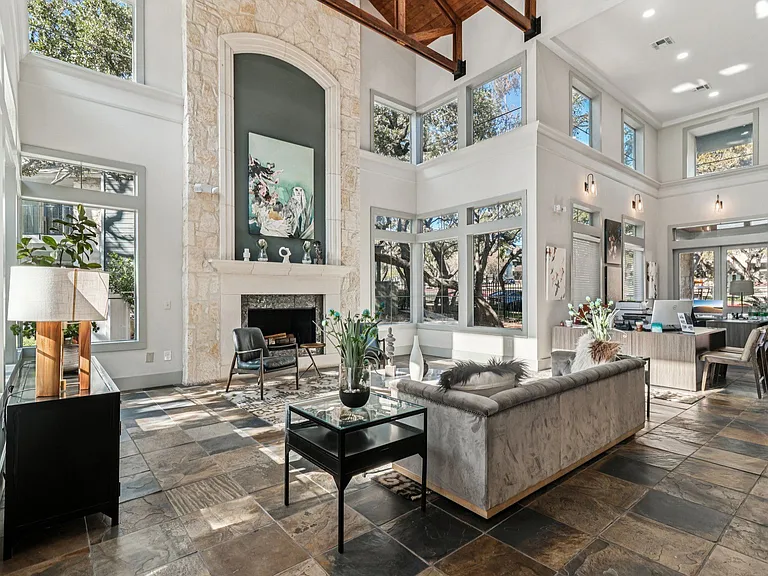 Rock Canyon Apartments — Photo 6