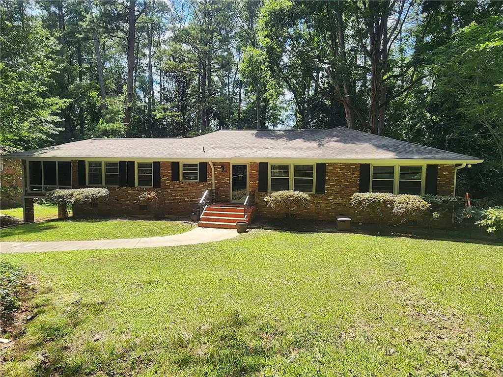 3 bed, 2.0 bath, 2006 sqft, $2,595 — Photo 1