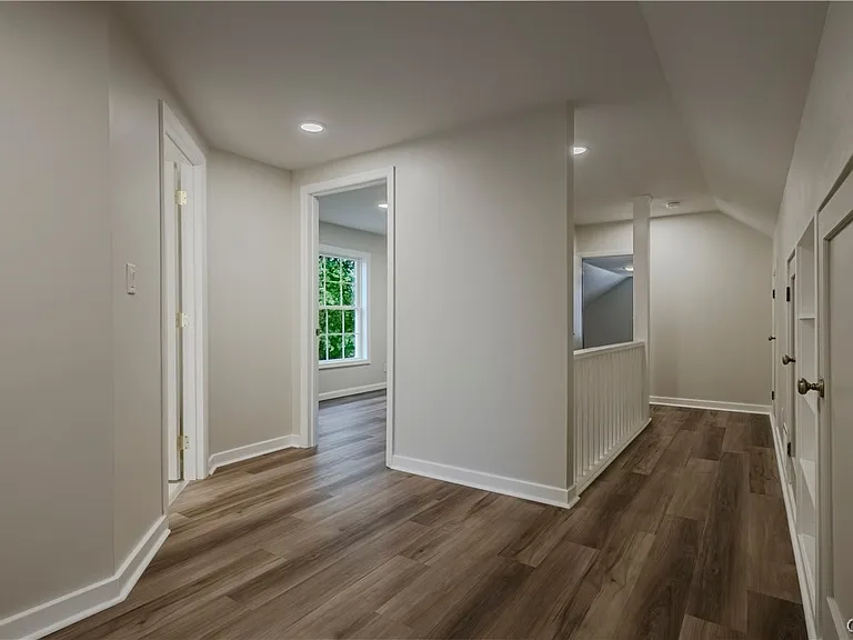 8 Terrace Hill Dr — Photo 36