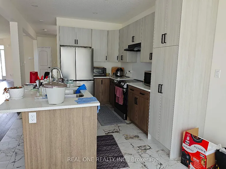 1240 Emma Chase — Photo 8