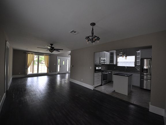 4th image of 1023 E McLeod Ave