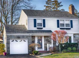 472 Coleridge Rd, Rockville Centre, NY 11570