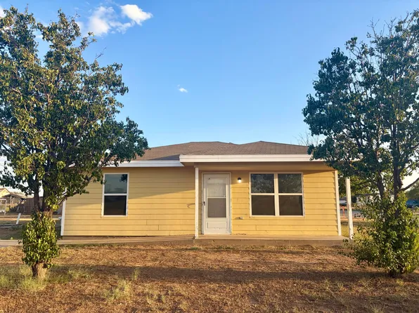 1300 S 7th St, Slaton, TX 79364