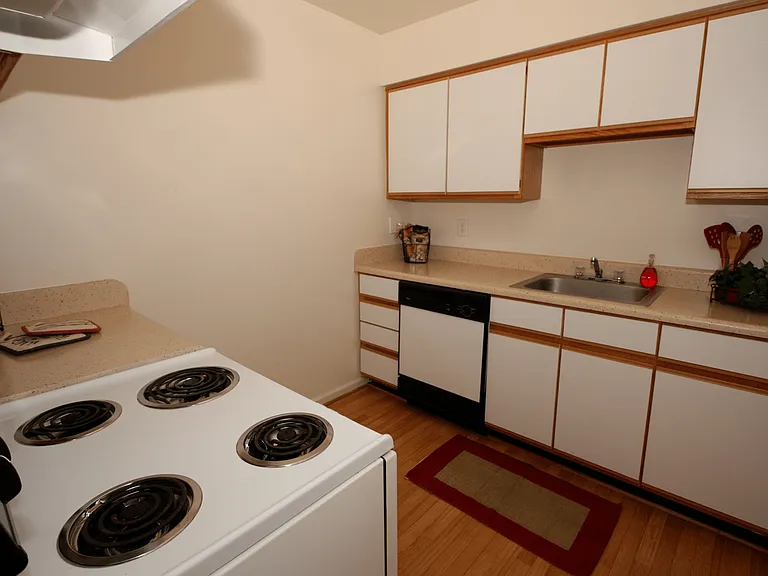 Ocean Gate Apartments — Photo 10