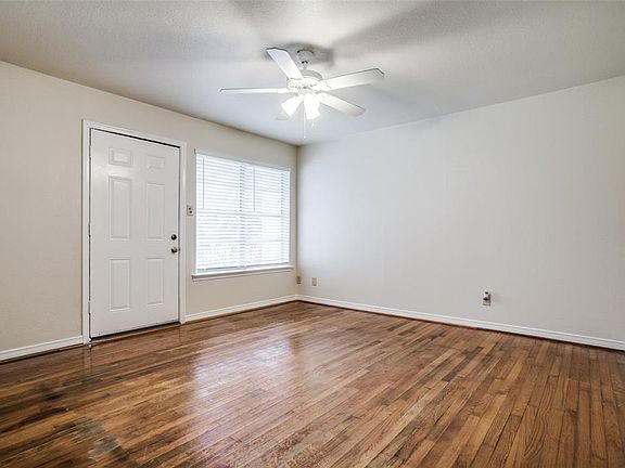 3rd image of 901 Mardi Gras Ln