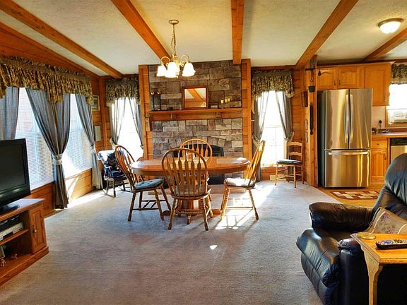 4th image of 558 McKinley Rd