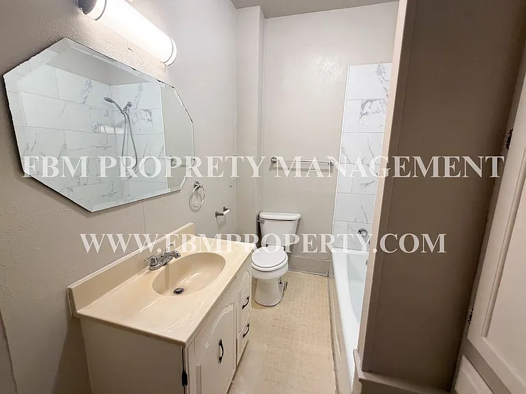 205 W Gilmer St — Photo 11