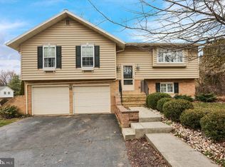 1829 Squire Ct, Wyomissing, PA 19610