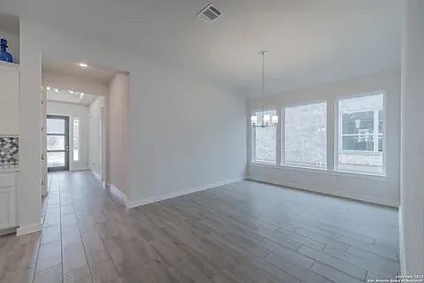 106 Valencia — Photo 34