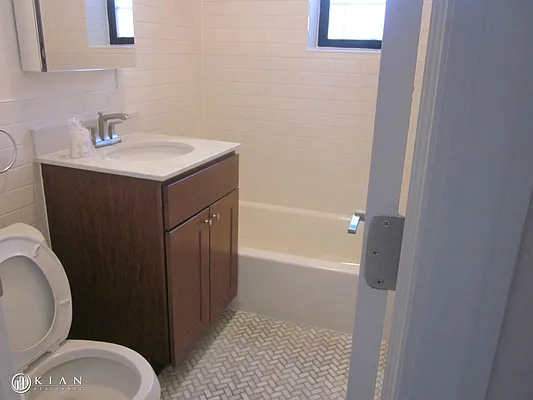 Rented by Kian Realty | media 48