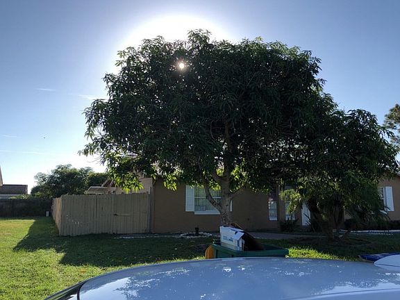 3rd image of 139 Loredo Ln