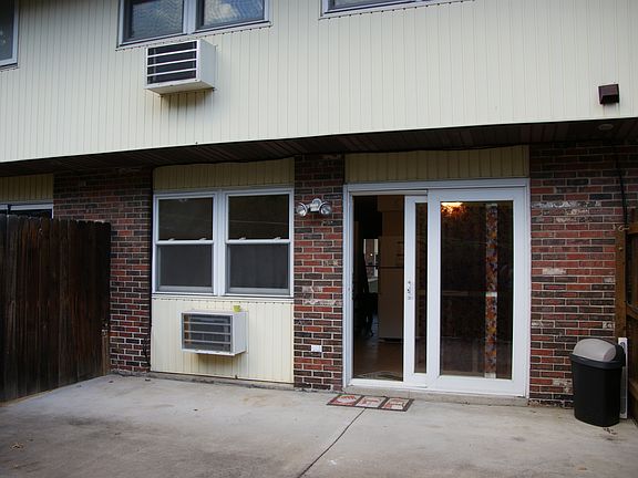 4th image of 7625 Hazelcrest Dr