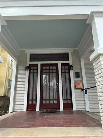 3 bed, 2.0 bath, 1800 sqft, $2,650 — Photo 1