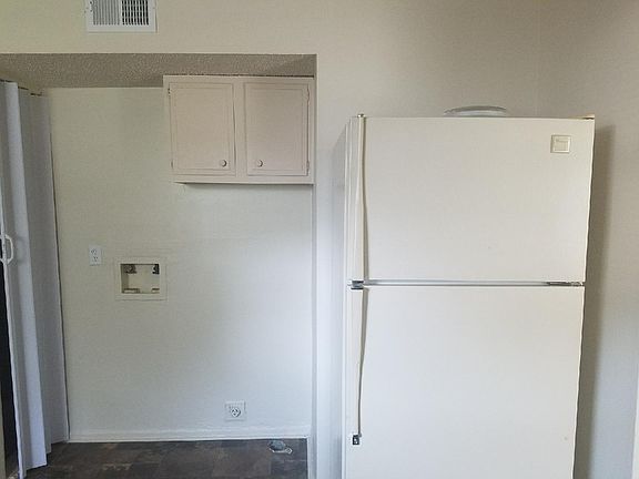 Washer/Dryer hookup
