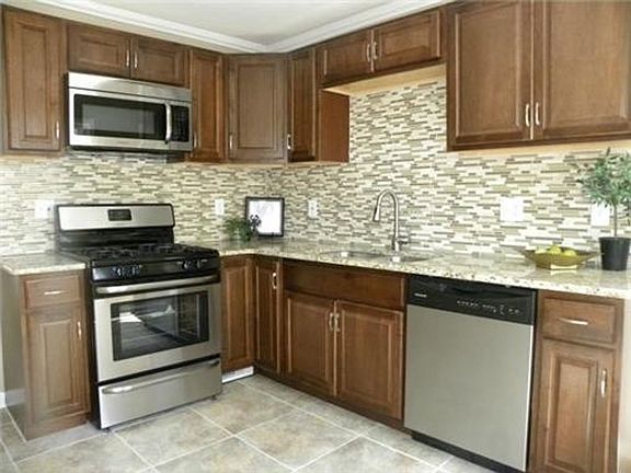 5th image of 101 W 79th St