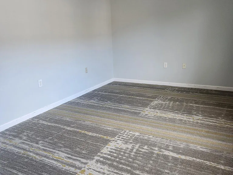 729 Spring Valley Dr — Photo 14