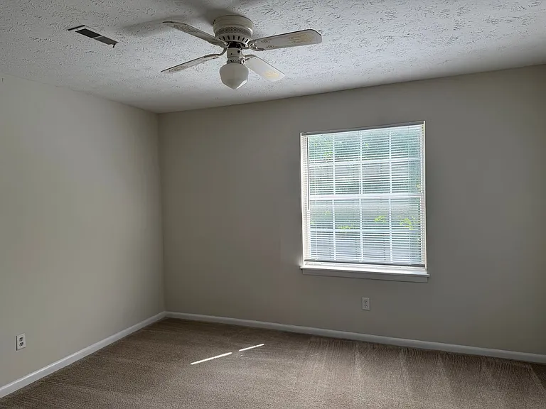 1104 Long Meadows Dr — Photo 12