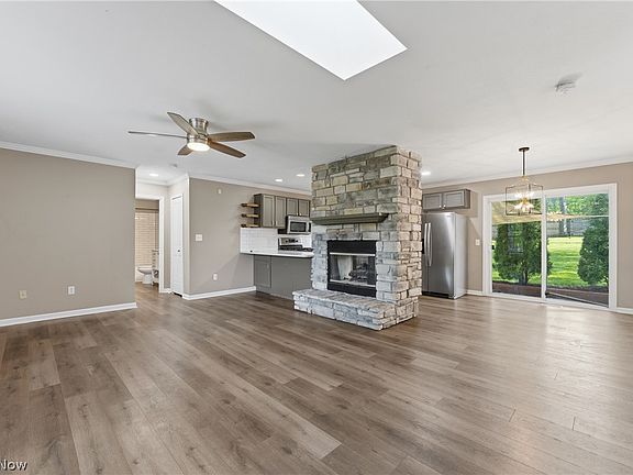 3rd image of 2330 Wedgewood Dr
