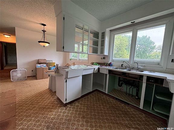 4th image of 68 Phillips St