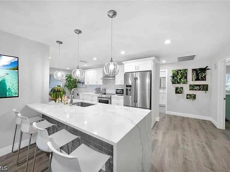 1138 Lucerne Ave #1 — Photo 7