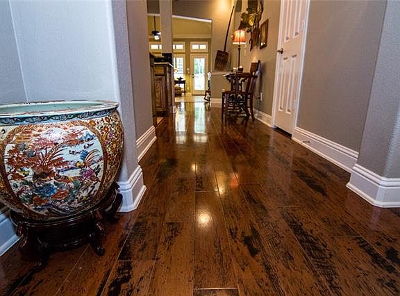 4th image of 219 Pine Valley Ct