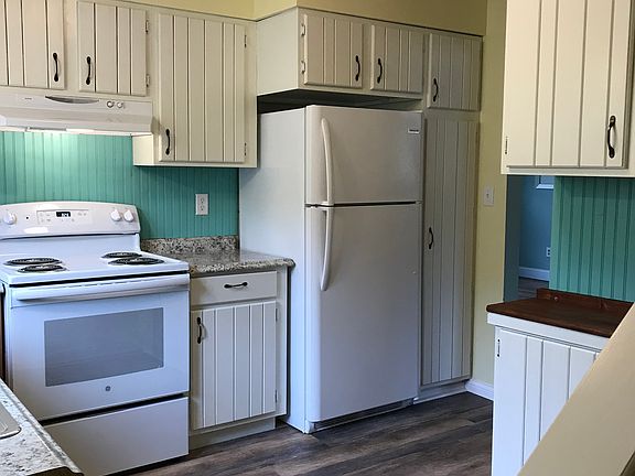 New flooring and paint 