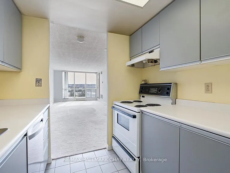 65 Ellen St #607 — Photo 12