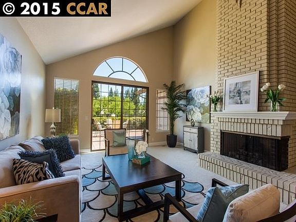 3rd image of 331 Jacaranda Dr
