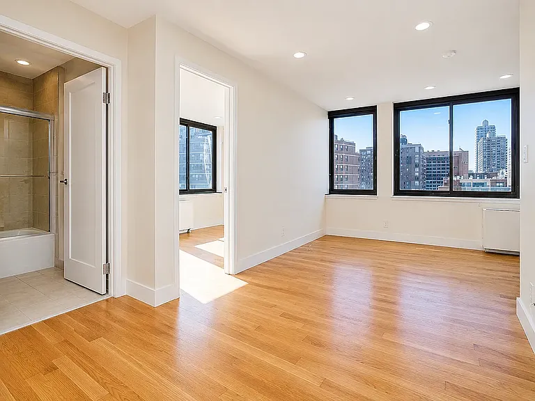 207 E 37th St #1 — Photo 3