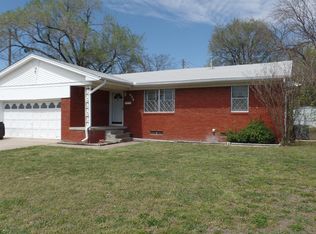 828 W 22nd St, Ada, OK 74820